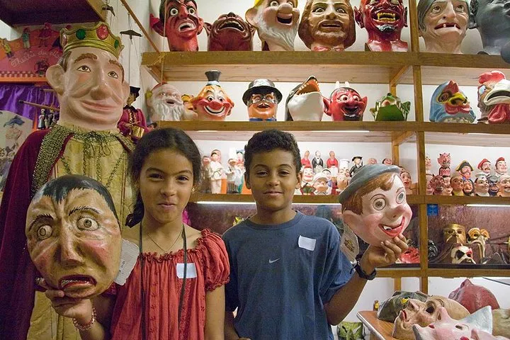 Kids and Family Gothic Quarter Walking Tour in Barcelona
