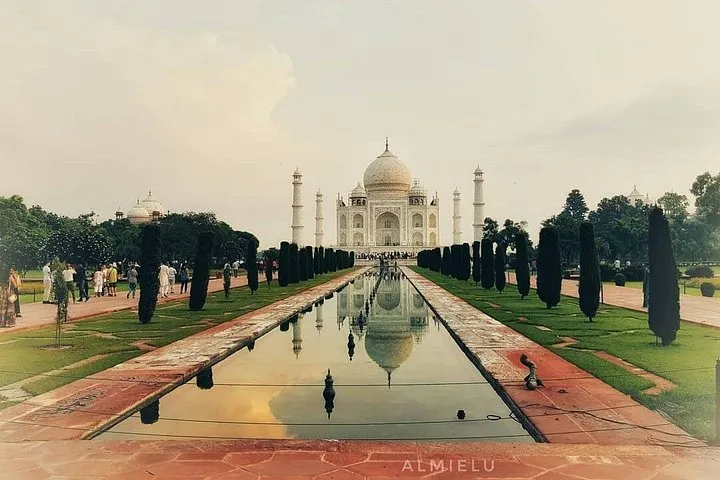 Delhi Agra and Taj Mahal Private Day Trip by Express Train with Lunch