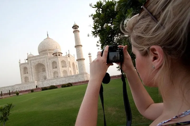 Day Trip to Taj Mahal & Agra Fort from Delhi by Car