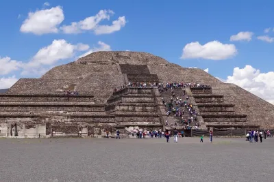 Acolman-Teotihuacán-Plaza of the Three Cultures- Craft Workshop