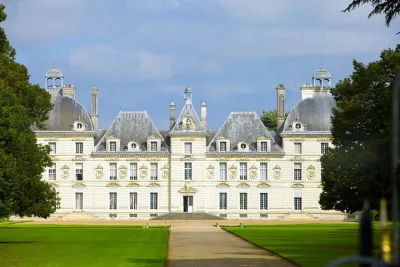 LOIRE VALLEY: Your selection of three castles to visit (Day-trip from PARIS)