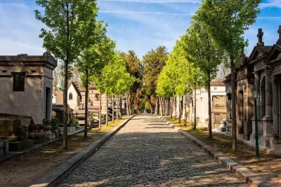 Pere Lachaise cemetery Private tour