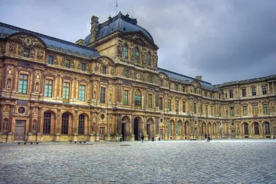 Paris Murders and Mysteries semi-private tour of the Louvre