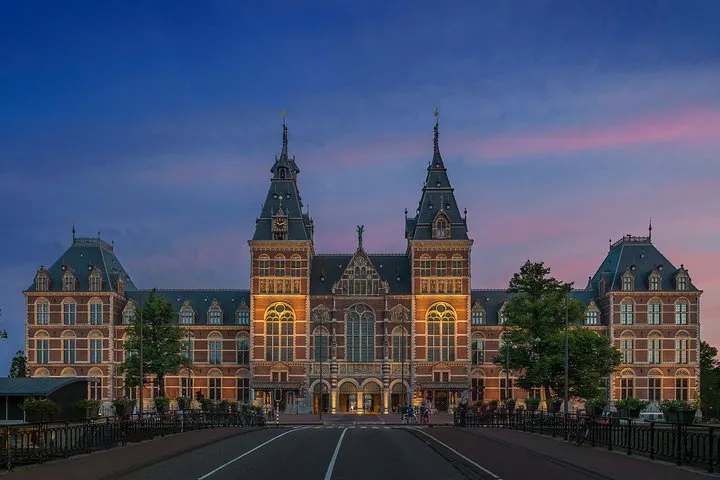 Rijksmuseum Amsterdam Ticket and Canal Cruise with Audio Guide