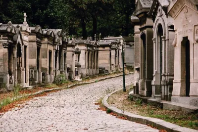 Pere Lachaise Cemetery Paris Exclusive Guided Walking Tour