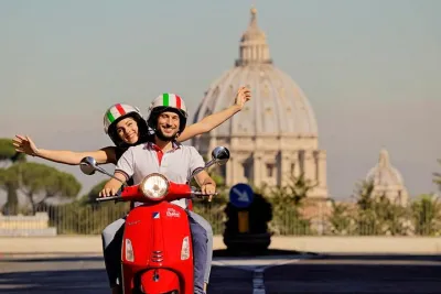 Vespa Panoramic Tour in Rome with a professional driver
