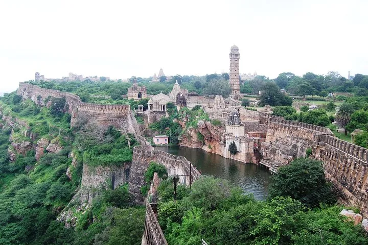 Private transfer - Jaipur to Udaipur via Chittorgarh Fort with lunch