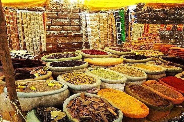 Discover the streets of Old Delhi
