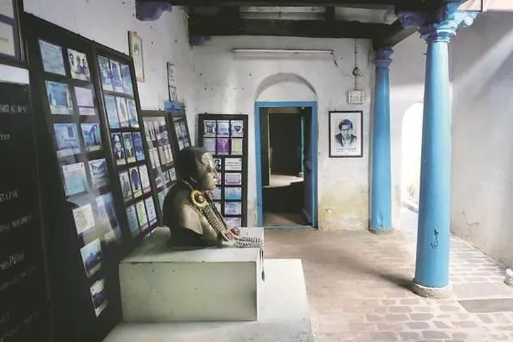 Explore Srinivasa Ramanujan House and Kumbakonam Temples with Lunch