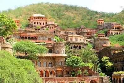 Day Excursion to Neemrana Fort from Delhi