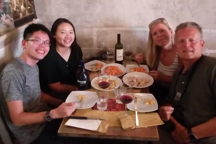 Rione Monti Food, Wine & Sightseeing Tour of Rome