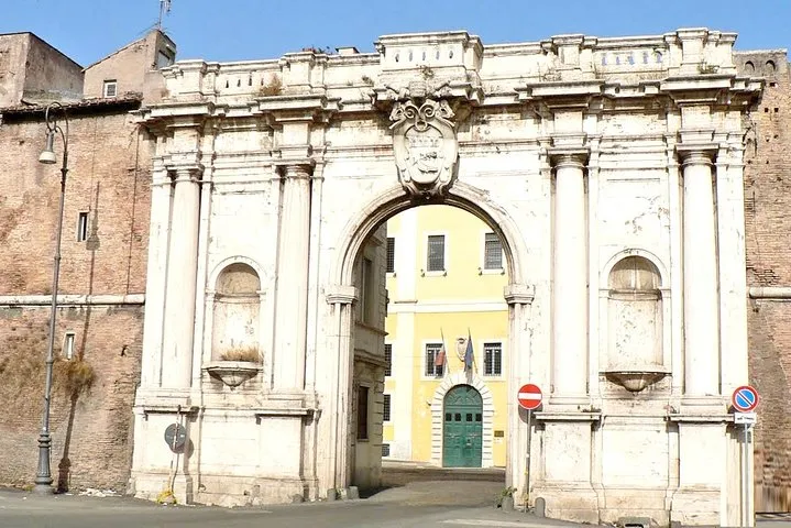 Porta Portese Market, Trastevere, St Cecilia & Jewish Ghetto Guided Tour in Rome