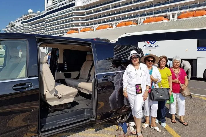 Private Transfer: Rome to Civitavecchia Port by Luxury vehicle