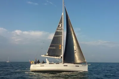 Wonderful 2 Hour Sailing trip including open bar and Pinchos