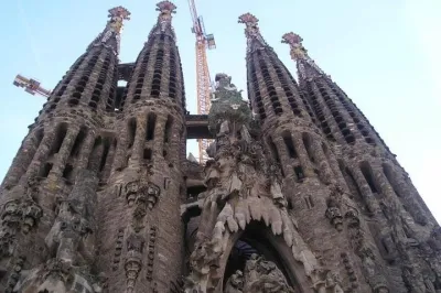 Barcelona Half-day Tour With Local Driver-guide