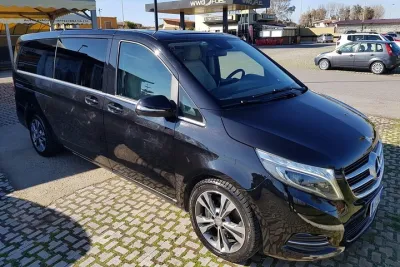 Private Fiumicino Airport Transfer to Rome: Luxury Chauffeur Van