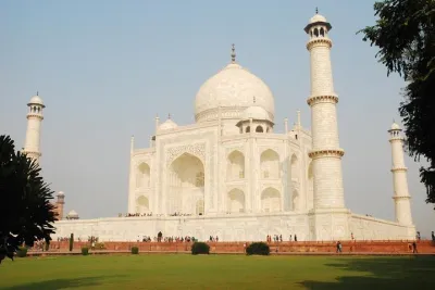 Private Taj Mahal Guided Tour From Delhi By Car