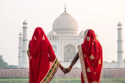 Taj Mahal Tour by Train with Lunch