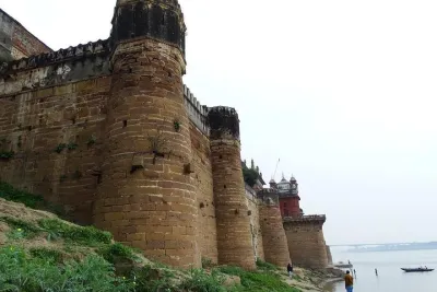 Ramnagar Fort and Museum Tour in Varanasi