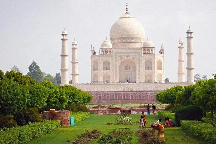 From Delhi : Private Trip To Agra with Taj Mahal and Agra Fort