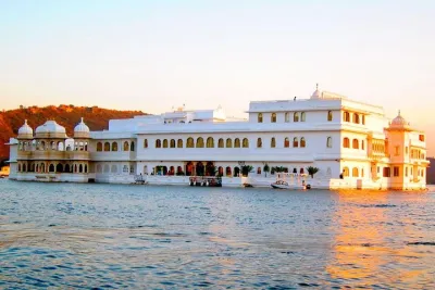 From Delhi: Golden Triangle Private Tour with Udaipur