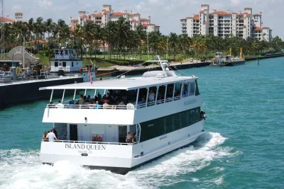 Miami and Everglades Adventure: Airboat & Bay Cruise Combo