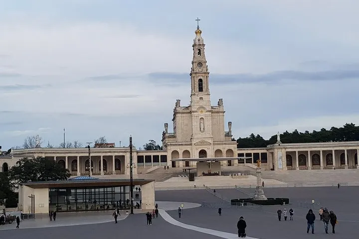 Private Small Groups Tour Fátima Full Day