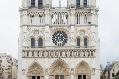 90 Minutes Notre Dame Exterior Semi Private Tour
