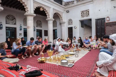 Authentic Emirati Cultural Meal and Talk in Old Dubai