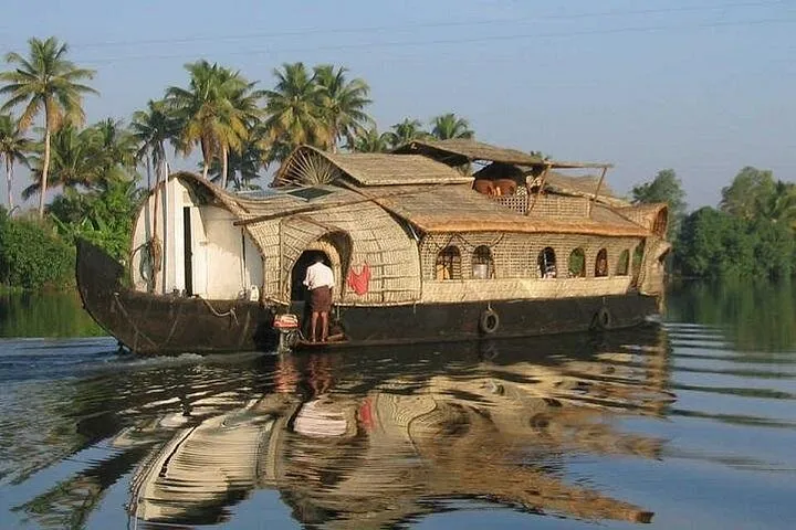 Houseboat Tour In Alleppey Backwaters From Cochin