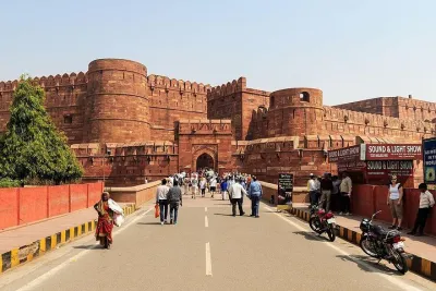 Day Trip To Agra From Bangalore With Air Tickets