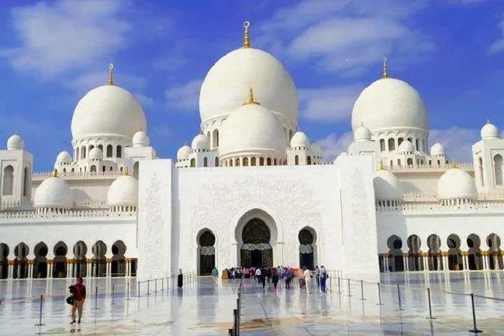 Abu Dhabi City Tour With Ferrari World Theme Park