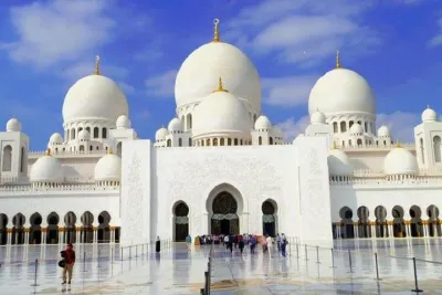 Abu Dhabi City Tour With Ferrari World Theme Park