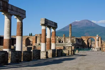A day to Pompeii & Sorrento from Rome