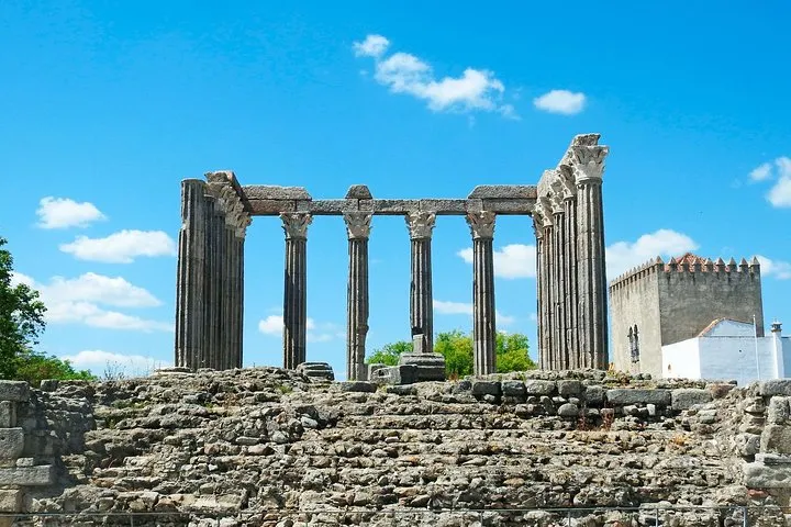 Safe Private Tour - Évora & Almendres Cromlech