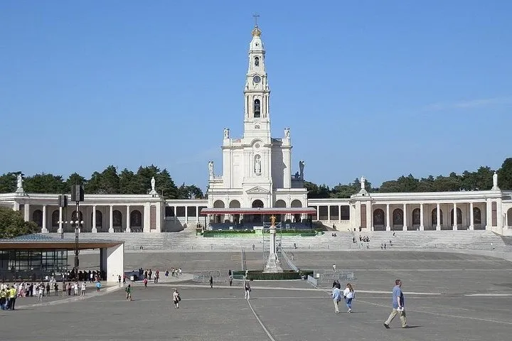 Private Tour - Fátima, Nazaré and Óbidos(Luxury)