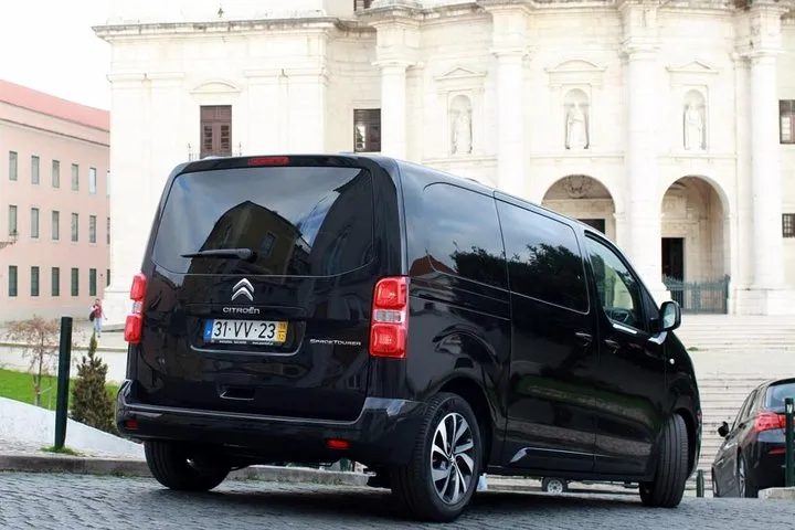 Discover Lisbon by comfy van - Private Half Day Tour