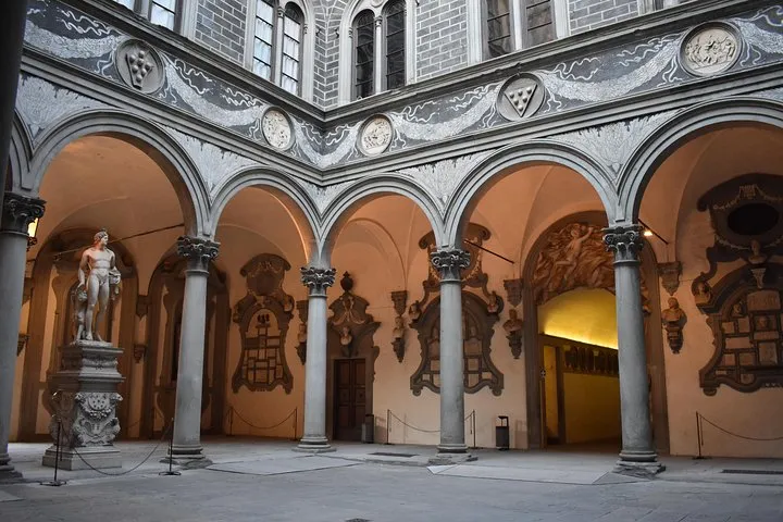 The Medici Family Kid-Friendly Tour w Palazzo Vecchio & Palazzo Medici