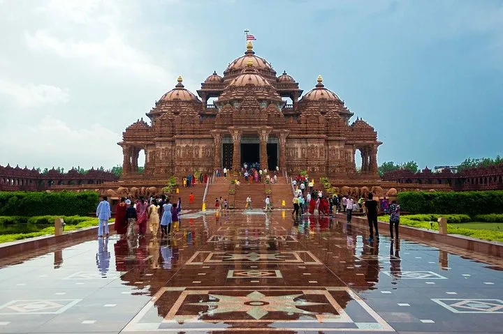 Full-day private tour of Delhi Temples