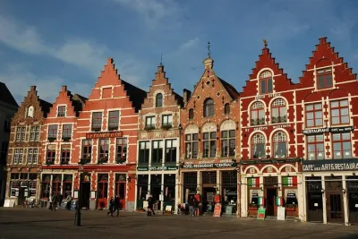Bruges Guided Day Trip from Paris with Canal Cruise