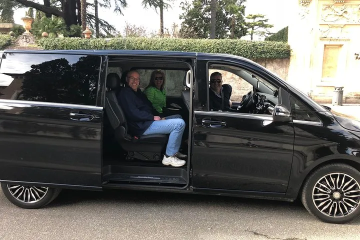 Fiumicino Airport private transfers with luxury Mercedes van