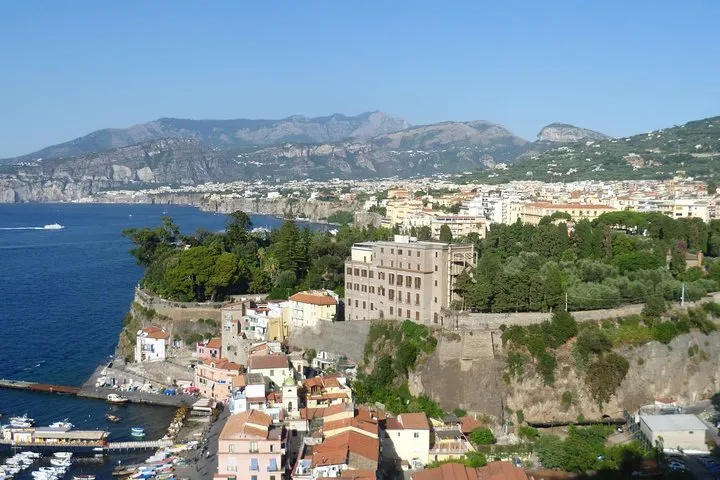Transfer from Rome to Amalfi Coast or Sorrento or Vice Versa