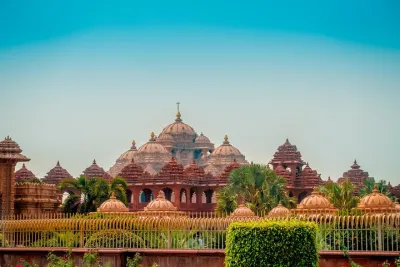 Mughal Heritage Tour Including Lodhi Garden, Humayun Tomb and Akshardham Temple
