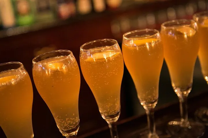 New Orleans Cocktail History Walking Tour in the French Quarter