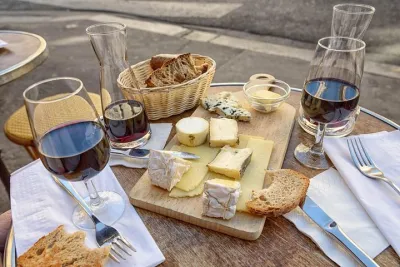 Paris Le Marais Historical Walking Tour with Wine and Cheese Tasting