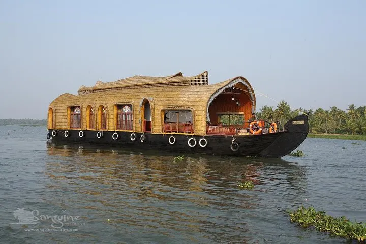 5 Nights Private Tour-Cochin/Munnar/Thekkady/Houseboat/Cochin