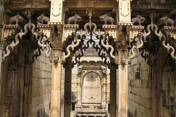 Private 6 Days Stepwell Tour in Rajasthan with Ranthambore Wildlife Safari