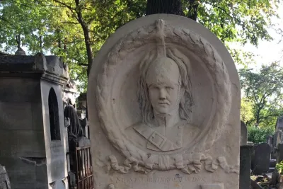 One Hour Père Lachaise Cemetery: A Self-guided Audio Tour