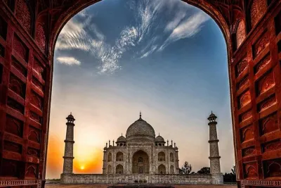 Private Overnight Taj Mahal Tour from Delhi