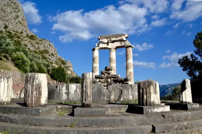 Delphi from Athens Round Trip Private Transfer